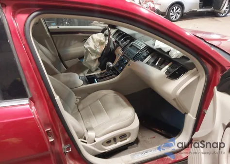 2010 Ford Taurus Limited z USA, uszkodzony, nr VIN 1FAHP2FW5AG141134